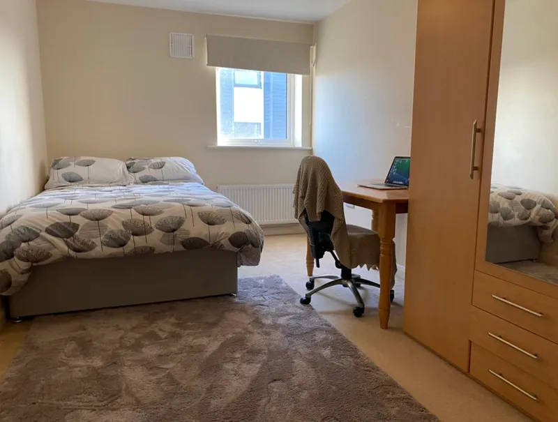 2 Bed Flat with Balcony // Bills Inc // Jul 2026 - Image 3